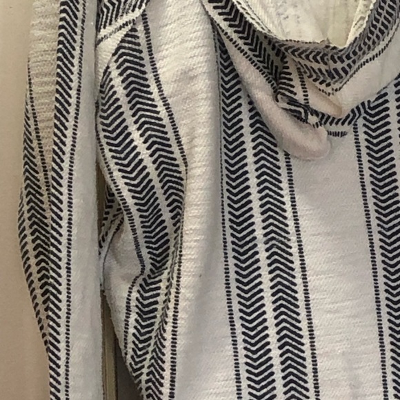 Light Weight Baja Poncho by Marissa Rose - Picture 4 of 7